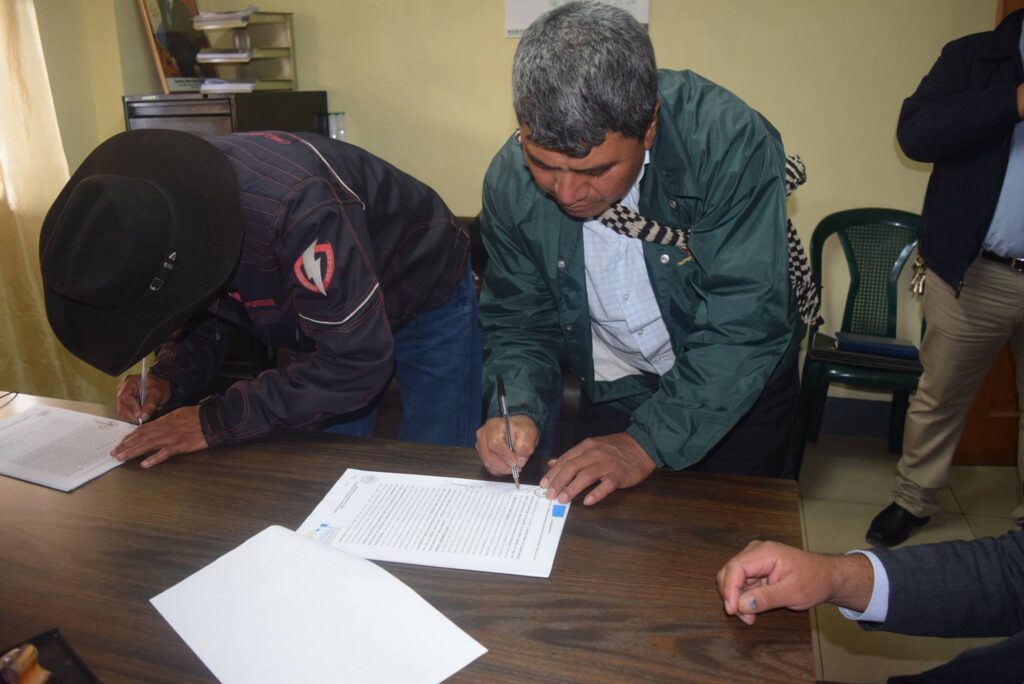 MUNICIPALIDAD DE SAN MARTIN FIRMA 4 CONVENIOS 2017 EN CODEDE CHIMALTENANGO