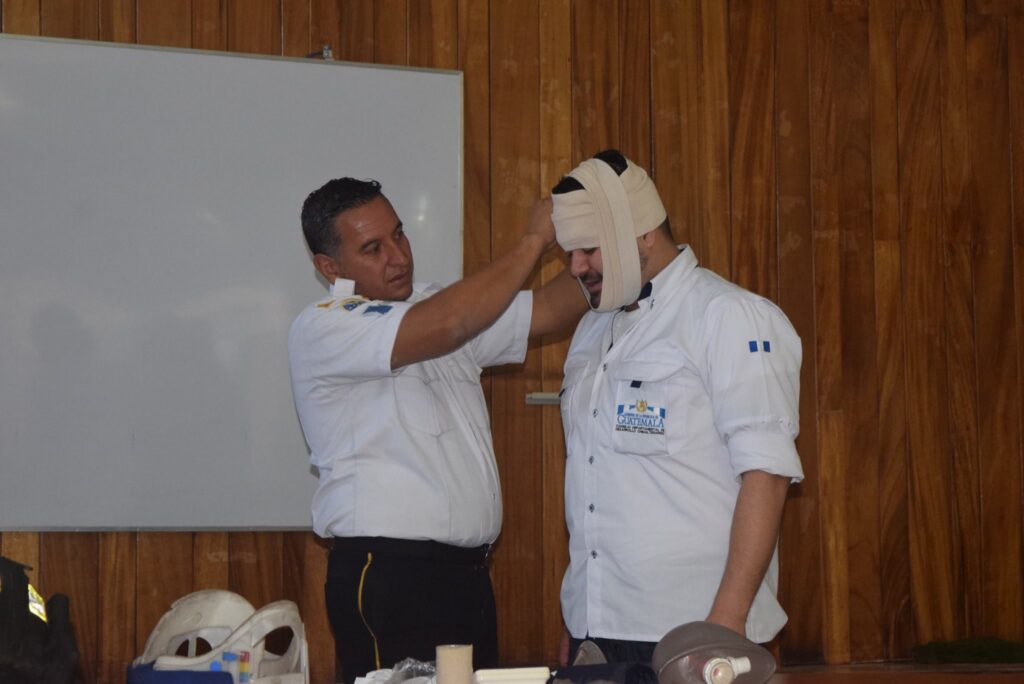PERSONAL DE CODEDE CHIMALTENANGO SE CAPACITA EN SIGNOS VITALES Y PRIMEROS AUXILIOS