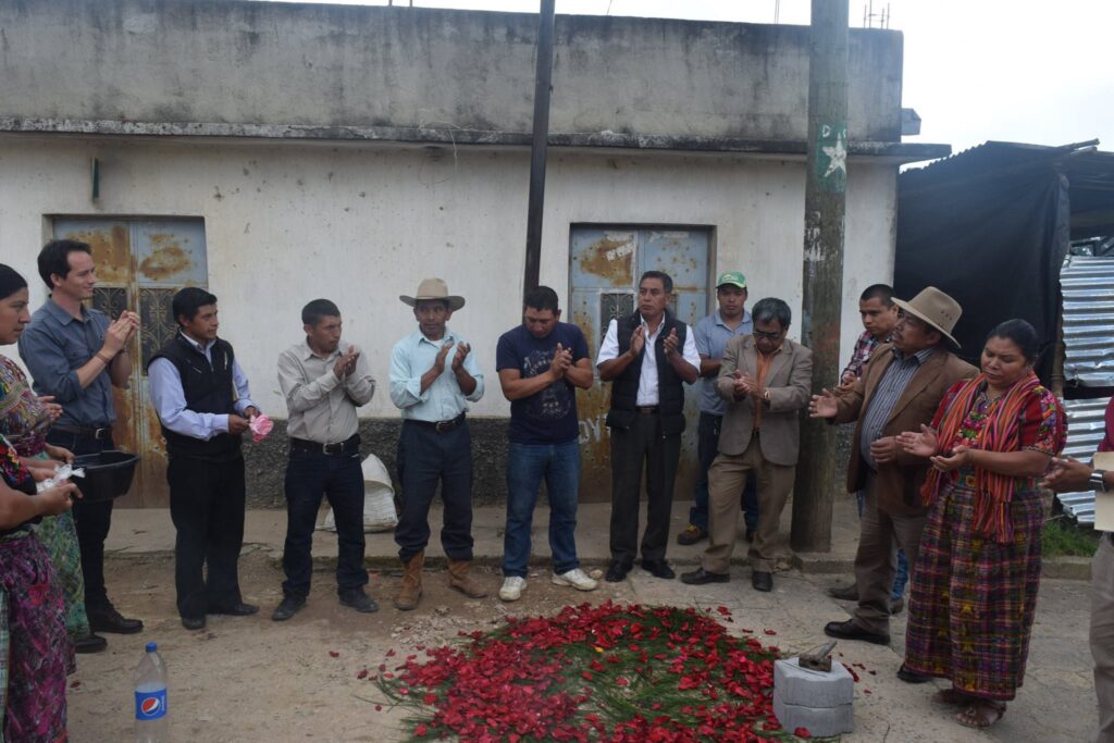 Primera Piedra proyecto Mejoramiento Calle Aldea Xiquín Sanahi