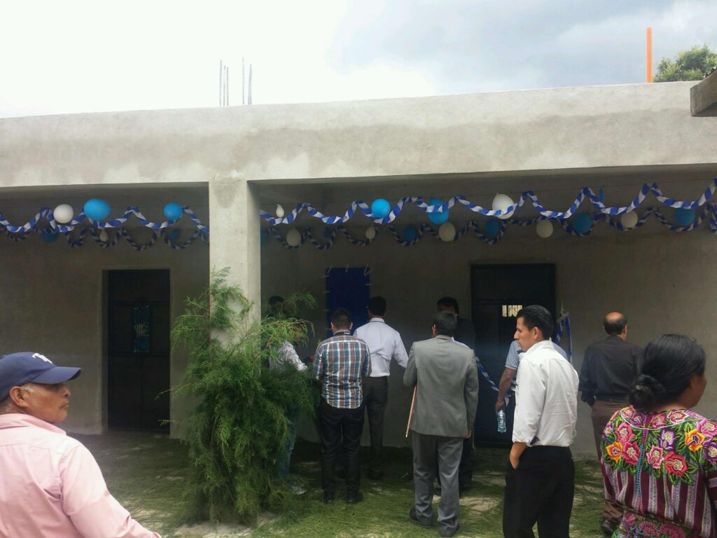 Se Inaugura el Proyecto Mejoramiento Escuela Primaria Caserío Chimixaya, Aldea Saquitacaj,